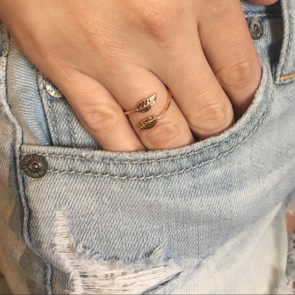 Gold Dainty Leaf Ring